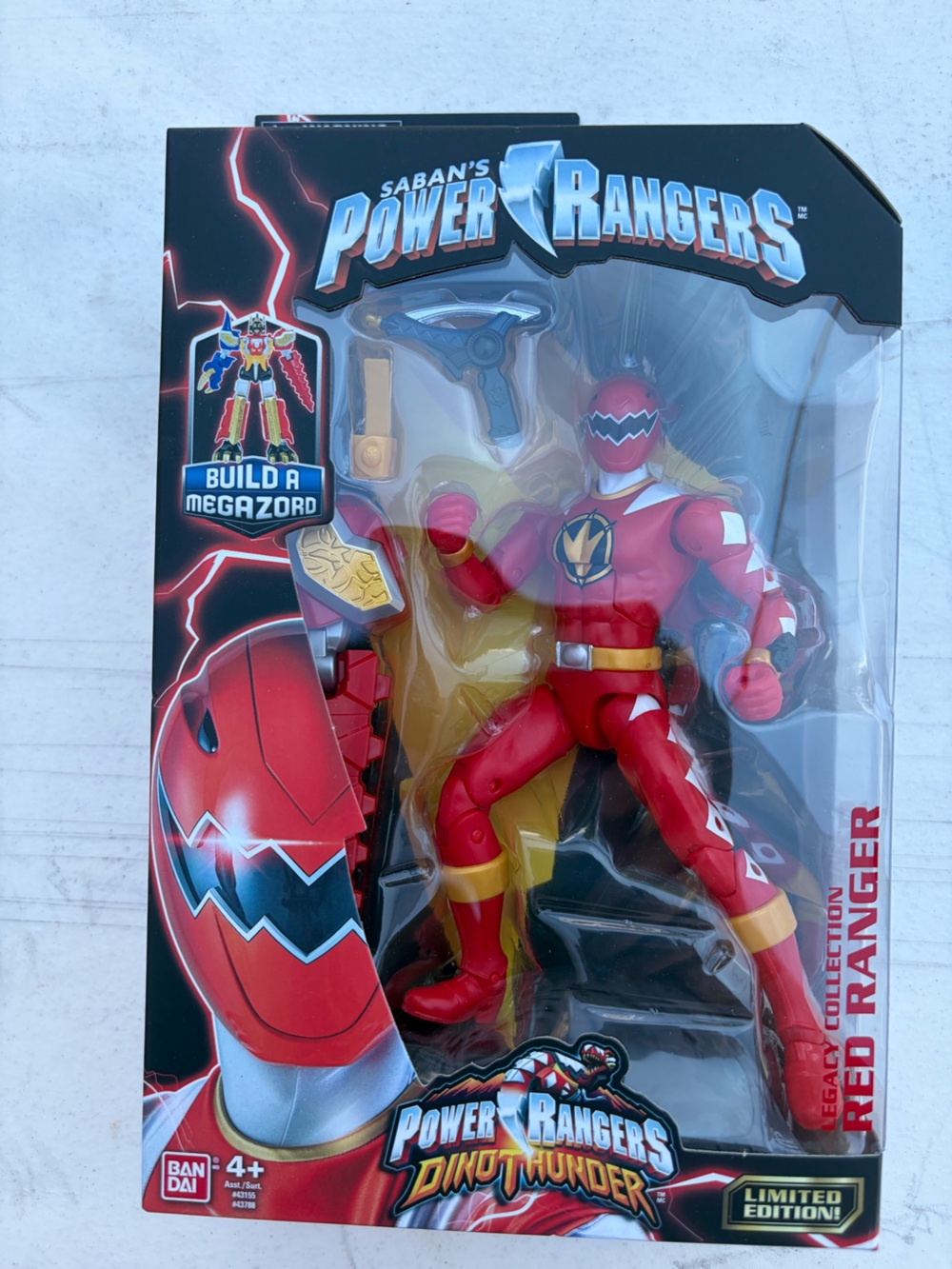 Power Ranger Dino Thunder Red Ranger Figure with Gold Accents